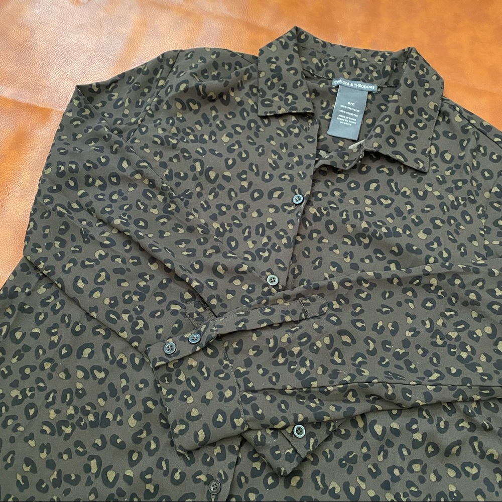 Chelsea & Theodore | Leopard Print Blouse | Button Down | S